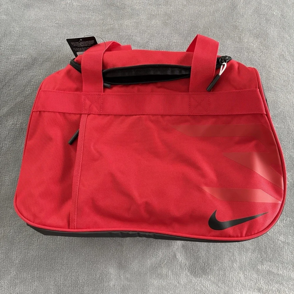 Nike Gym‎ Duffle Bag Red Black Lightweight Carry-On Travel Sport